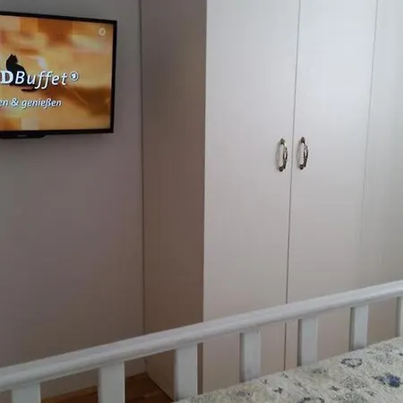 Rustica St - Two-bedroom With Balcony And Shared Pool Prizemlje Appartamento