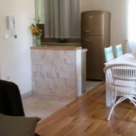 Rustica St - Two-bedroom With Balcony And Shared Pool Prizemlje Apartment Zadar