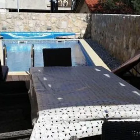 Rustica St - Two-bedroom With Balcony And Shared Pool Prizemlje Apartment