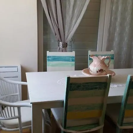 Rustica St - Two-bedroom With Balcony And Shared Pool Prizemlje